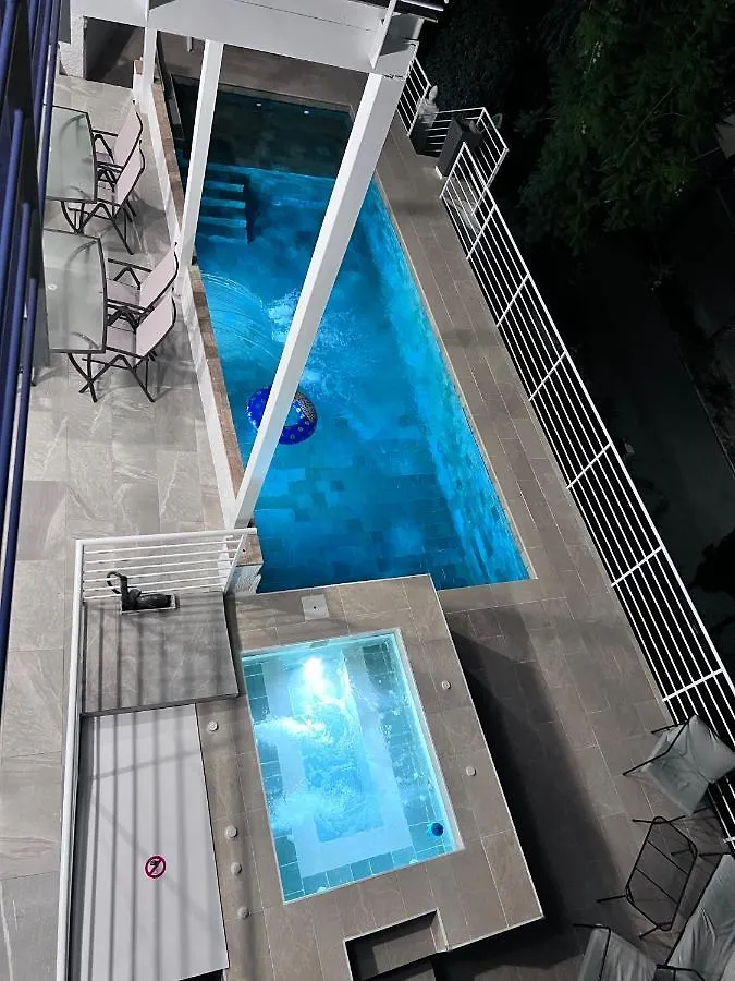 Dream Villa With Heated Swimming Pool, Jacuzzi, Waterfall, Heating Is Extra Benalmadena