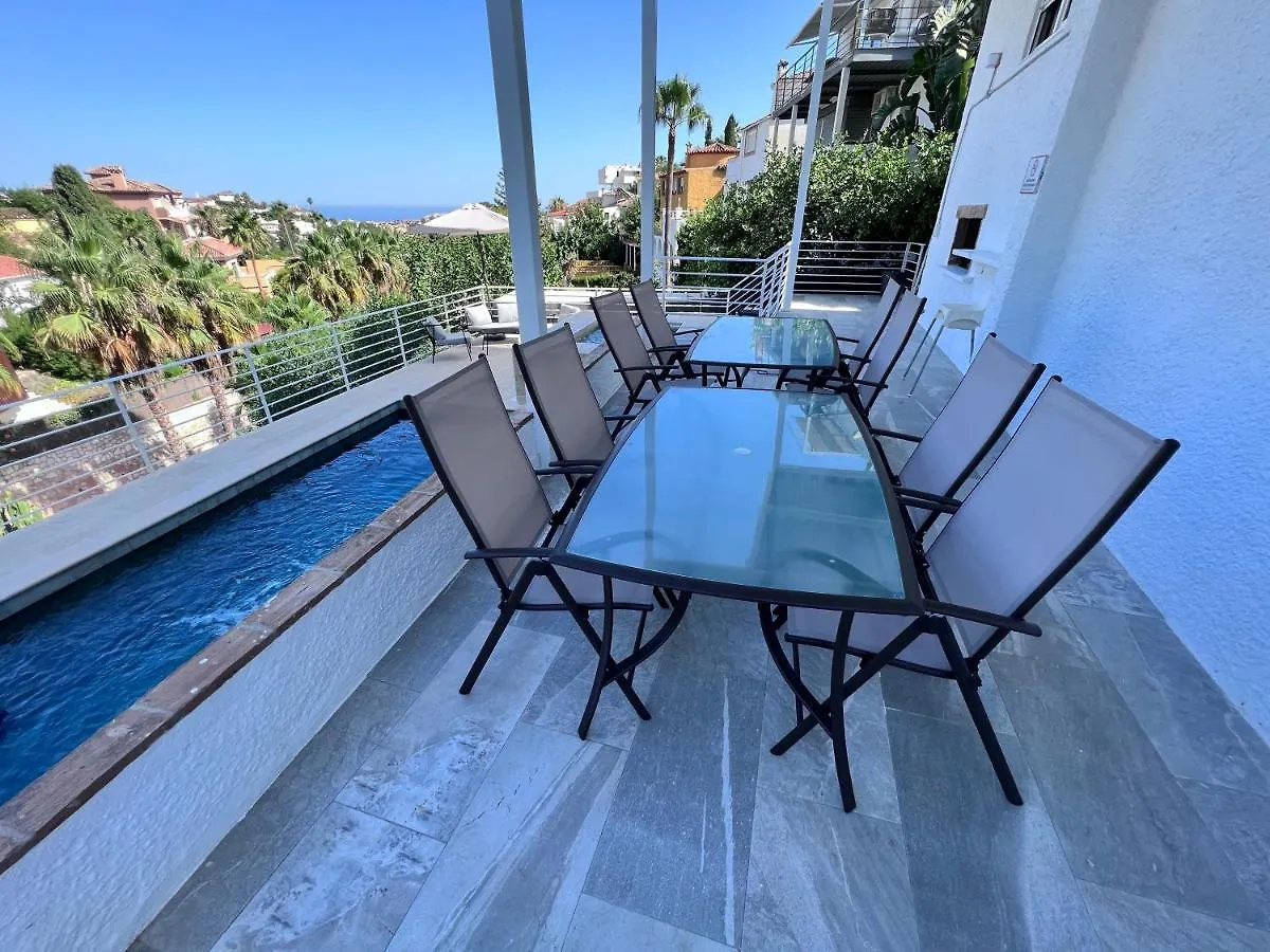 Dream Villa With Heated Swimming Pool, Jacuzzi, Waterfall, Heating Is Extra Benalmadena