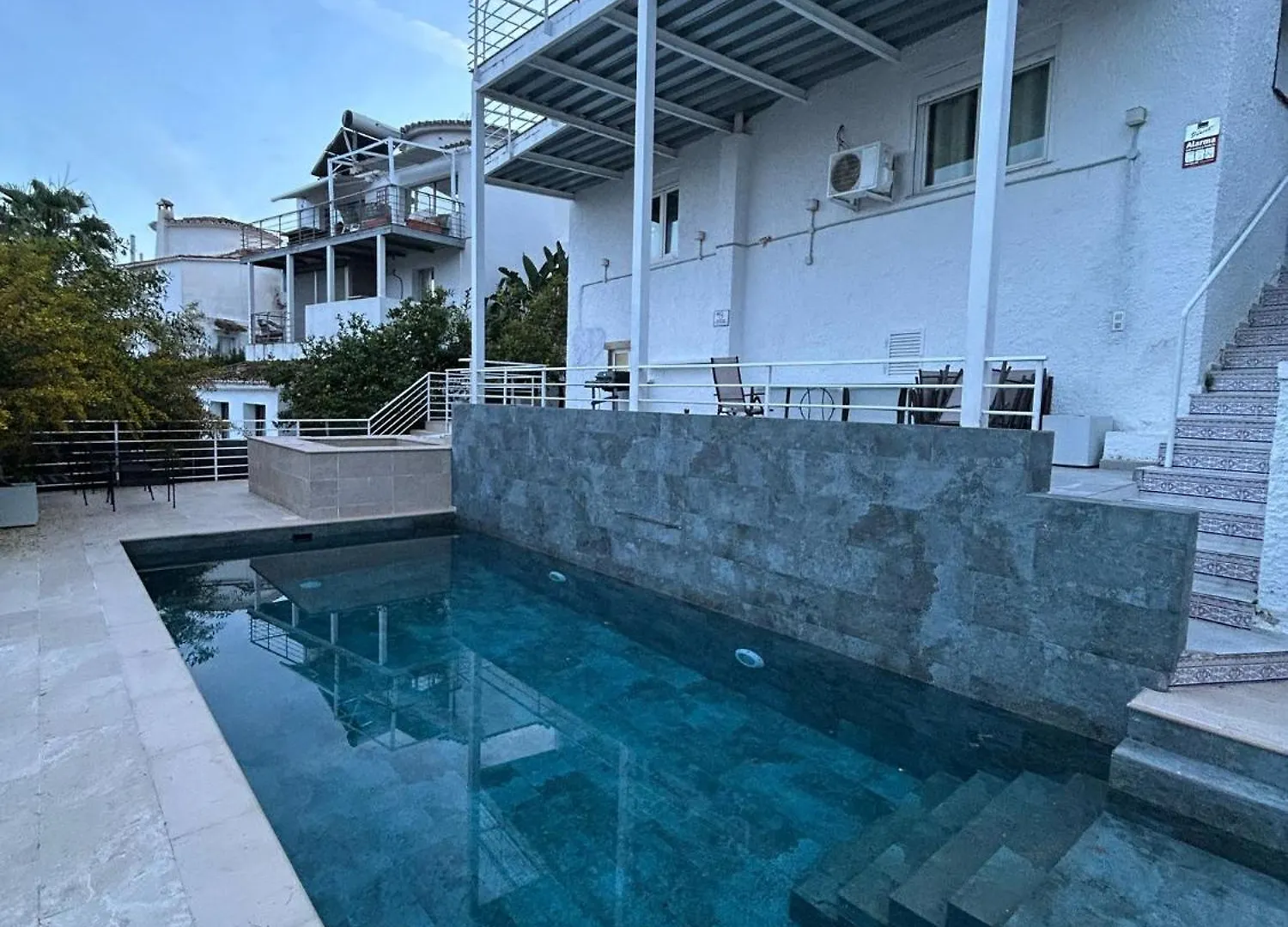 Dream Villa With Heated Swimming Pool, Jacuzzi, Waterfall, Heating Is Extra Benalmadena